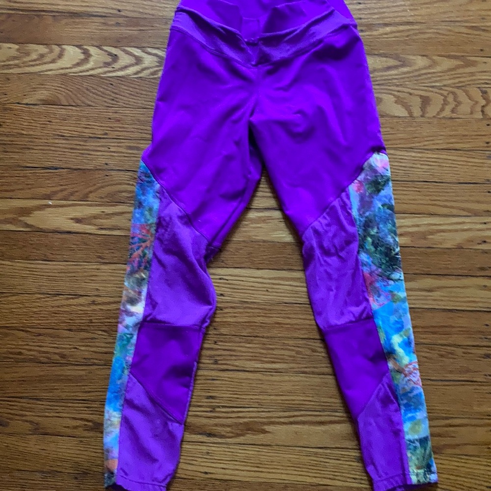 Sadhana purple pattern yoga pants M/L